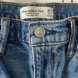 Abercrombie & Fitch Ultra High Rise Ankle
Straight Jeans